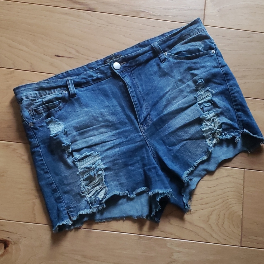 Forever 21 Distressed Sz. 20 Jean Shorts